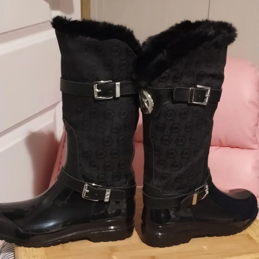 Michael Kors Size 7M NWOT Winter/Rain Boot - Picture 6 of 10